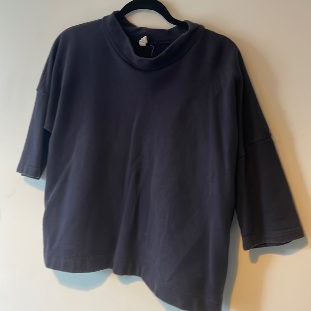 Boxy, cropped Ilana kohn sweatshirt